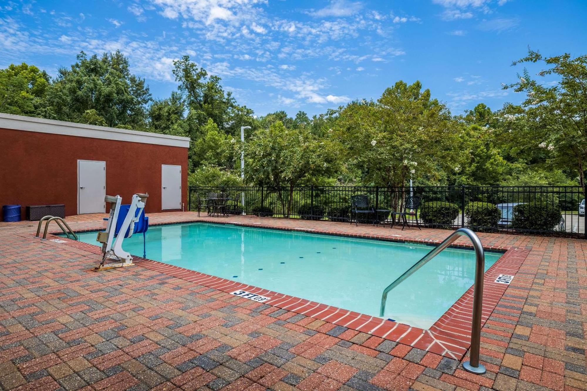 Comfort Suites Denham Springs Kültér fotó